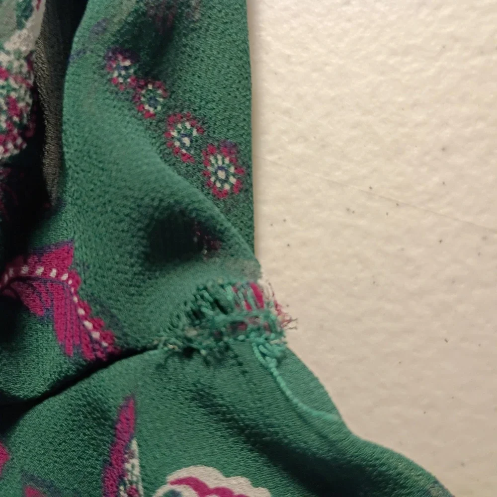 Sequin Hearts Green Floral Crisscross V-Neck Flutter Sleeve Mini Dress Small